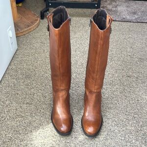 Clarks Size 7.5 M Boots Heel Leather Women’s Very NICE Comfy